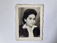 Fotografie cca 3/6 cm cu doamnă 14