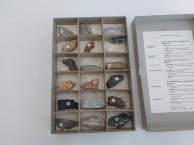 18 Pietre Elvetia, Pietere de colectie,minerale colectie foto