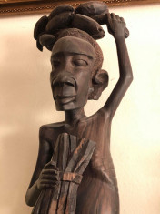 SCULPTURA AFRICA DIN LEMN foto