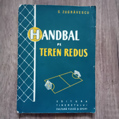 HANDBAL PE TEREN REDUS - G. ZUGRAVESCU, 1957 foto