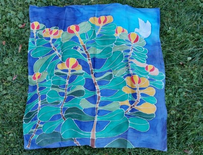 Batic / esarfa de matase naturala, pictata manual , motiv cu flori si porumbel alb, artistic, 85cmx89cm foto