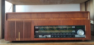 Radio vechi BUCIUM 3, cu picap (pick-up), nefunctional, decor sau piese foto