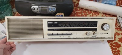 RADIO GRUNDIG RF-115 , FUNCTIONEAZA . foto