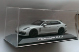 Macheta Porsche Panamera GTS Sport Turismo 2017 - Minichamps 1/43, 1:43