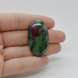 Cabochon rubin in zoisit 38x22x6mm c31, Stonemania Bijou