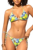 Bikini brazilian tip triunghi cu bretele &icirc;n jurul g&acirc;tului și legături laterale &ndash; imprimeu lăm&acirc;ie S