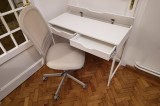 Birou alb Alex și scaun bej Flintan (IKEA)