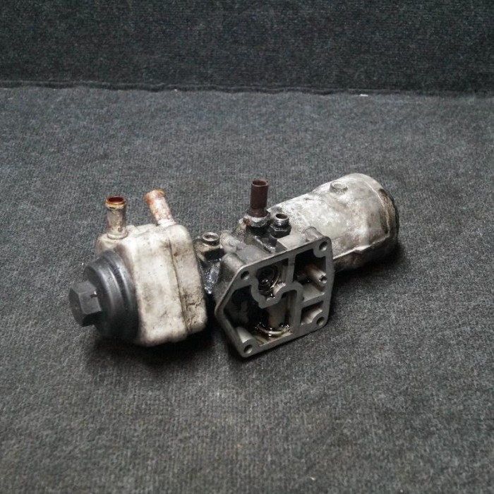Carcasa filtru de ulei VW GOLF V 1K1 2004 OEM: 045115389E | 2251456