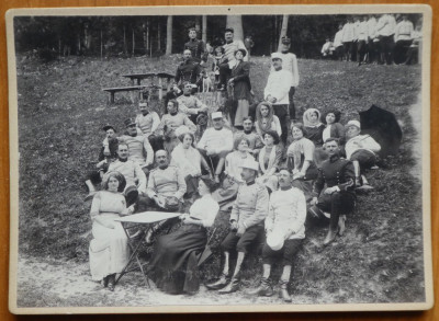 Foto pe carton gros ; La popicarie , Sinaia , 1 Mai 1912 , Cap. Eugen Linde foto