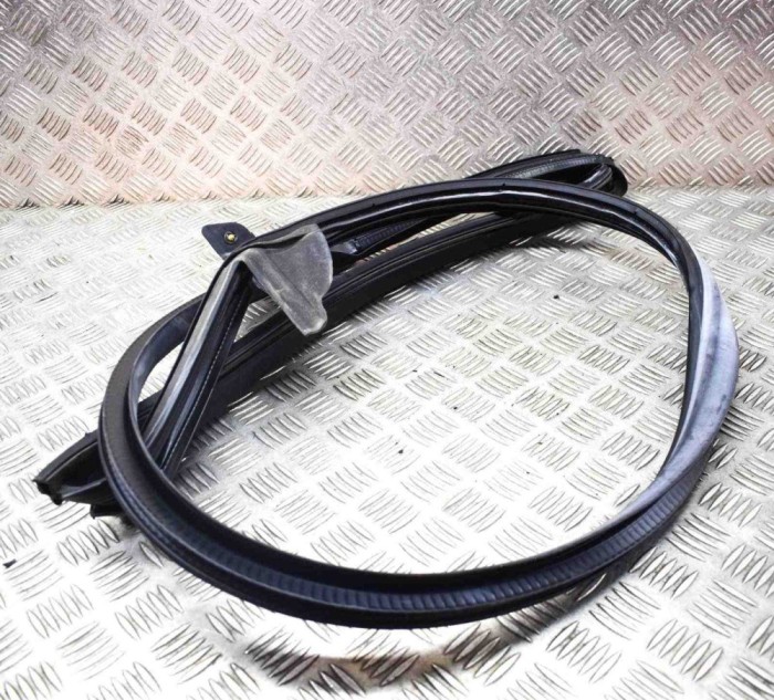 Garnitura ușă dreapta spate TESLA MODEL 3 2021 OEM: 1090499-00-L