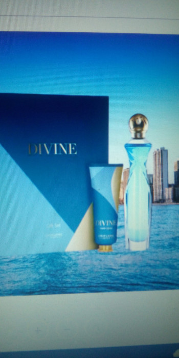 Set cadou damă - DIVINE - apă de parfum 50 ml și cremă de m&acirc;ini parfumată 50 ml