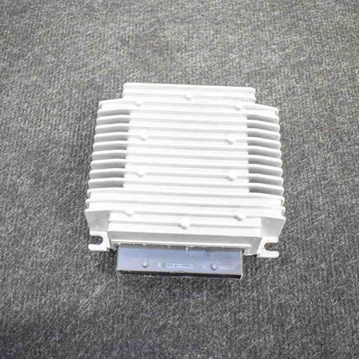 Amplificator de sunet TESLA MODEL X 2016 OEM: 1004833-10-A,1000350-001-09