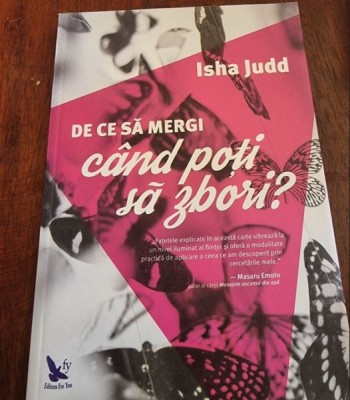 Isha Judd - De ce sa mergi cand poti sa zbori? foto