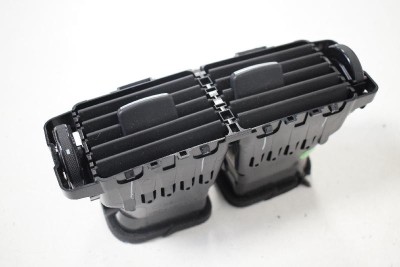 Gura de ventilație consola centrală LAND ROVER RANGE ROVER VELAR L560 2018 OEM: GX63-014A22-AB,GJ32-014A22-AA 10620716 foto