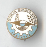 Insigna CEAUSESCU Realizari Republica Socialista Romania - INOVATOR - 1970