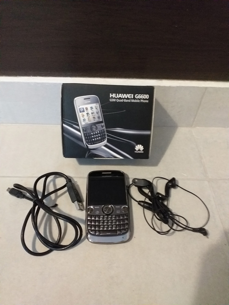 Telefon Huawei G6600, (defect) cutie completa telefon, casti si cablu date  | arhiva Okazii.ro