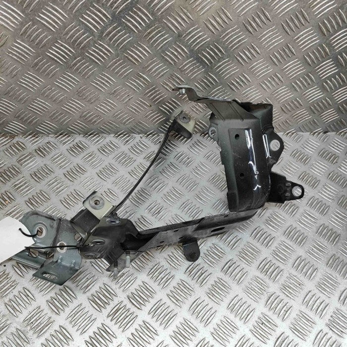Suport aripa dreapta față AUDI Q7 4M 2020 OEM: 4M0821168A,4M0821432,4M0821132E 31968365