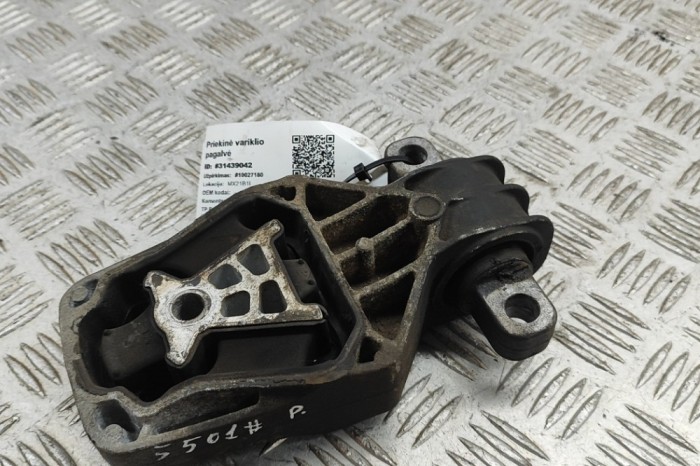 Suport motor față INFINITI Q30 2019 OEM: A2462401209 31439042