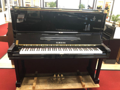 Pianina Yamaha U1, culoare neagra, reconditionata integral in fabrica foto