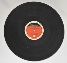 Dorel Livianu - Iți mai aduci aminte doamnă / Aila Baianova - &Icirc;mbătr&acirc;nesc și tot mi-e dor de tine - disc ebonita patefon/gramofon Electrecord