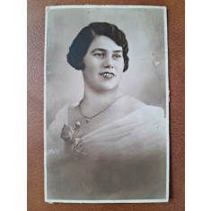 Fotografie tip carte postala, femeie, inceput de secol XX