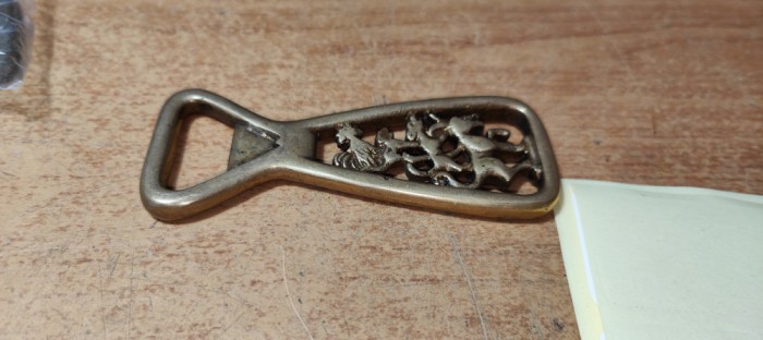 Desfacator de sticle bere apa