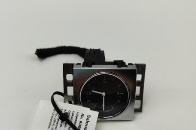 Ceas interior VW PASSAT Variant B7 365 2012 OEM: 3AA919204A,194805813 30659096 foto