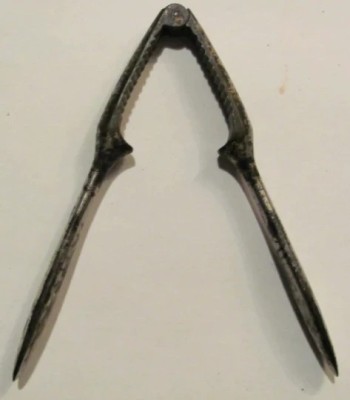 GE - Spargator Cleste metalic vechi pentru alune &amp;amp; nuci / perfect functional / 17 cm (L) 175 g foto