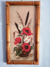 GOBLEN VECHI - Cosulet cu flori- lucrat manual ,inramat ,sub sticla- 18 X34 cm foto