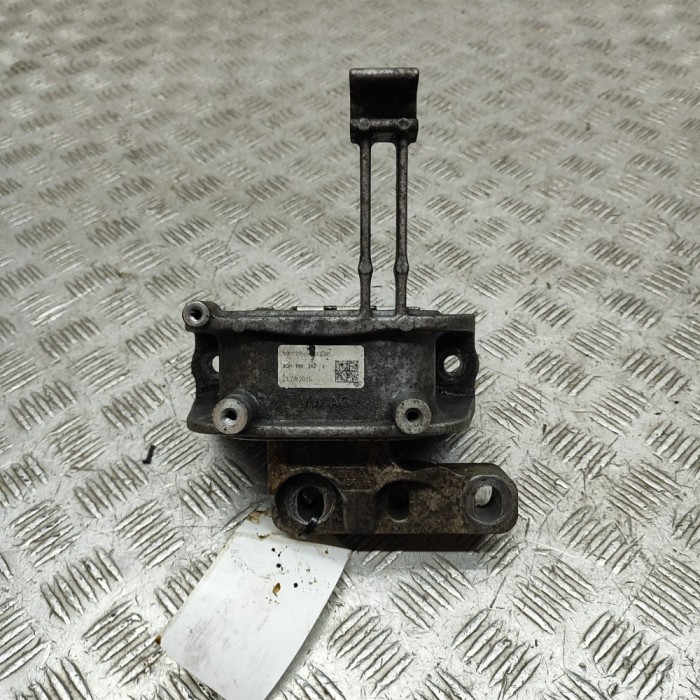 Suport motor dreapta VW PASSAT Variant B8 3G5 2016 OEM: 3Q0199262J 32739372