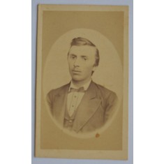 CDV Atelier Romania - portret bărbat la costum - a doua jumătate a secolului XIX