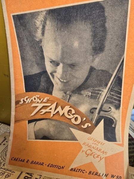 Schone Tango s - Gespielt von Barnabas v. Geczy (Tangouri interpretate de Barnabas v. Geczy)