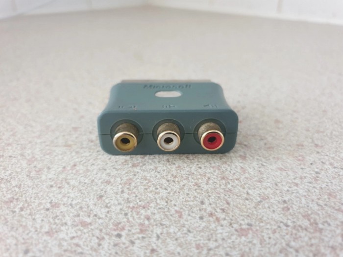 Adaptor video S-VHS RCA la Scart Microsoft
