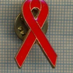Y 867 INSIGNA - MEDICALA -CAMPANIE STOP SIDA - PENTRU COLECTIONARI