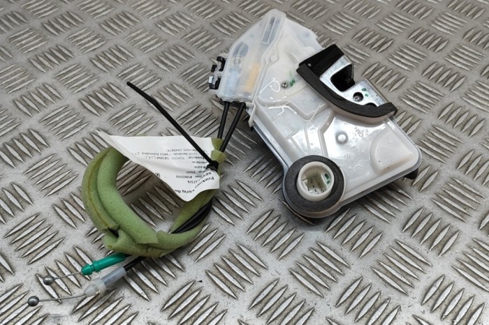 &Icirc;ncuietoare ușă st&acirc;nga față TOYOTA SIENNA _L4_ 2020 OEM: 69040-02440 27337378