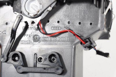 Gura de ventilație planșa de bord AUDI A6 Avant 4F5, C6 2006 OEM: 4F0819203B | 3199124 foto