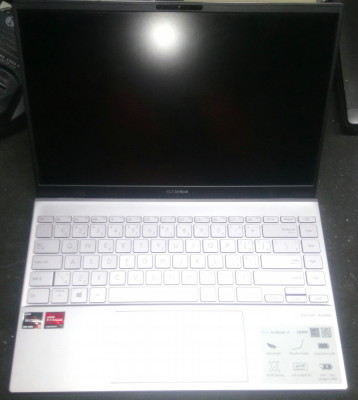 Laptop ultraportabil ASUS ZenBook 14 UM425IA AMD Ryzen 5, SSD 512Gb, 8Gb RAM foto