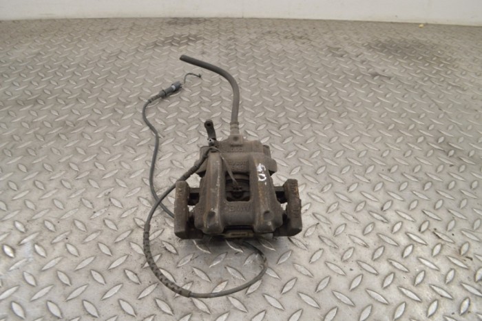 Etrier de fr&acirc;nă dreapta spate BMW 1 F21 2014 OEM: Hatchback | 14563415