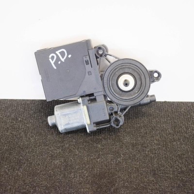 VW PASSAT Variant B7 365 2011 OEM: 3AA959702A3AA8374623C0959792C0130822451 SKU: 4118931 foto