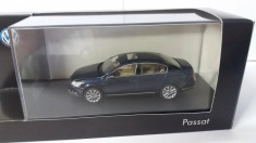 macheta volkswagen passat b7 - schuco, dealer edition, scara 1/43, noua. foto