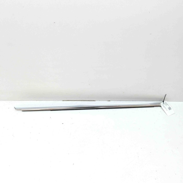 Chedar geam ușă dreapta față MERCEDES-BENZ C W206 2023 OEM: A2067201800