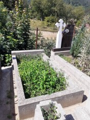 Loc de veci in Cimitirul &amp;quot; Sfanta Treime &amp;quot; Tocile Bra?ov. Concesiune pe viata. foto