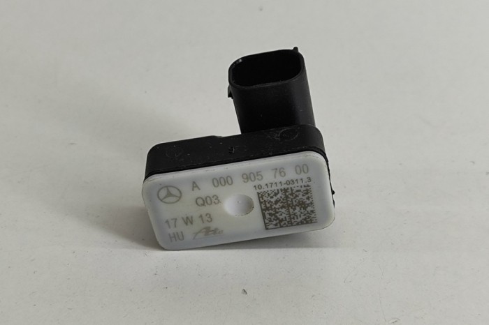 Senzor de impact st&acirc;nga spate MERCEDES-BENZ GLC X253, C253 2017 OEM: A0009057600 23666544
