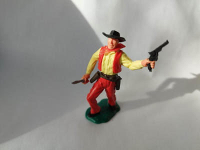 bnk jc Timpo - cowboy cu pistol si cutit foto