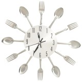 Cumpara ieftin Ceas de perete model lingura/furculita argintiu 31 cm aluminiu