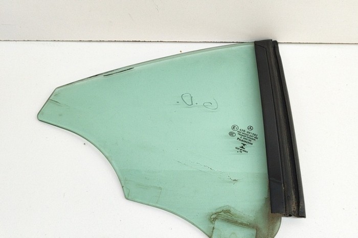 Geam lateral dreapta spate MERCEDES-BENZ SLK R172 2014 OEM: A1726700200 26546680