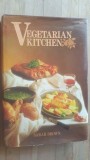 Vegetarian Kitchen - Sarah Brown, BBC, 1984, Carte de Bucate Vegetariana, 240 pagini