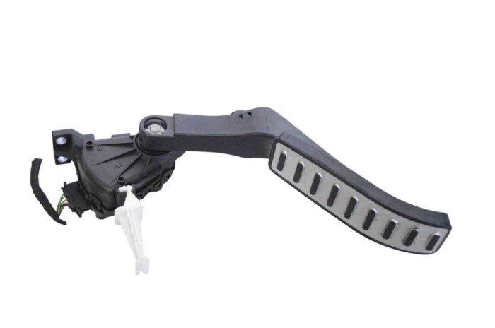 Pedala de accelerație PORSCHE CAYENNE 92A 2015 OEM: 7L0723507E 23810468