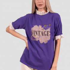 Bluza Vintage mov cu maneca scurta, imprimeu si dantela la gat si maneci