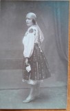Fotografie tip carte postala, femeie in costum traditional, 1928